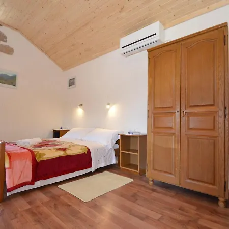 Holiday home In Near Starigrad Paklenica