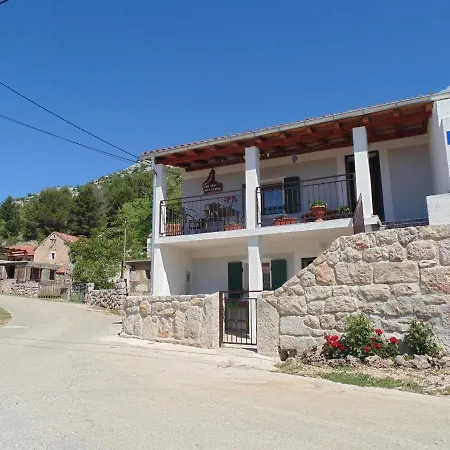 Dom wakacyjny In Near Starigrad Paklenica