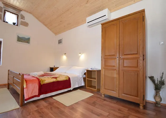 Semesterbostad In Near Starigrad Paklenica