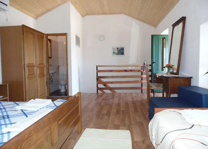 Semesterbostad In Near Starigrad Paklenica