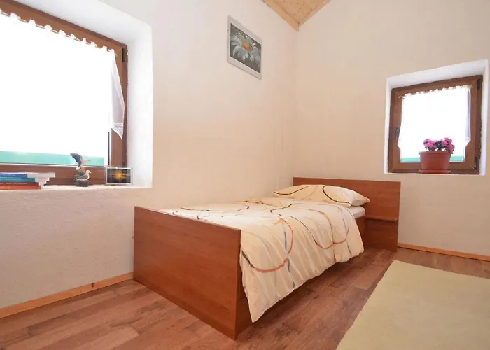 Semesterbostad In Near