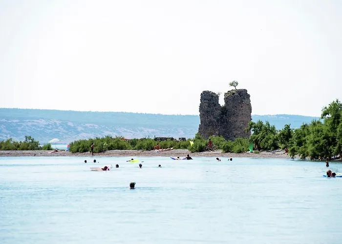 In Near Semesterbostad Starigrad Paklenica