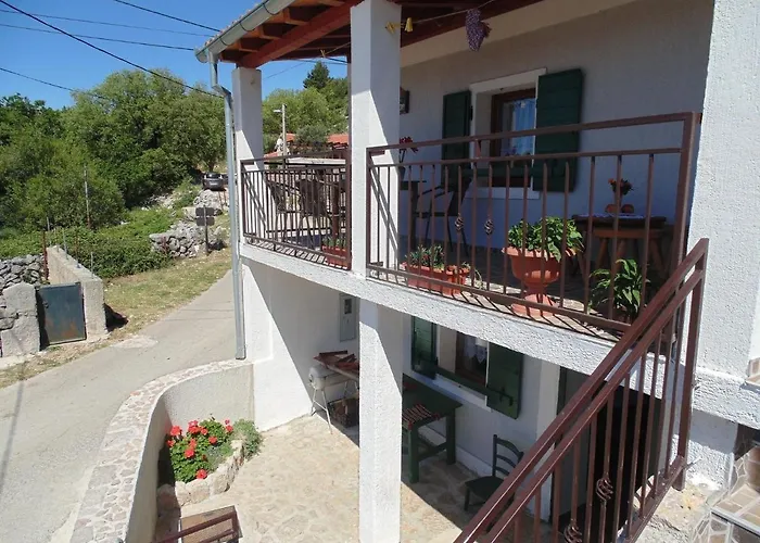 Semesterbostad In Near